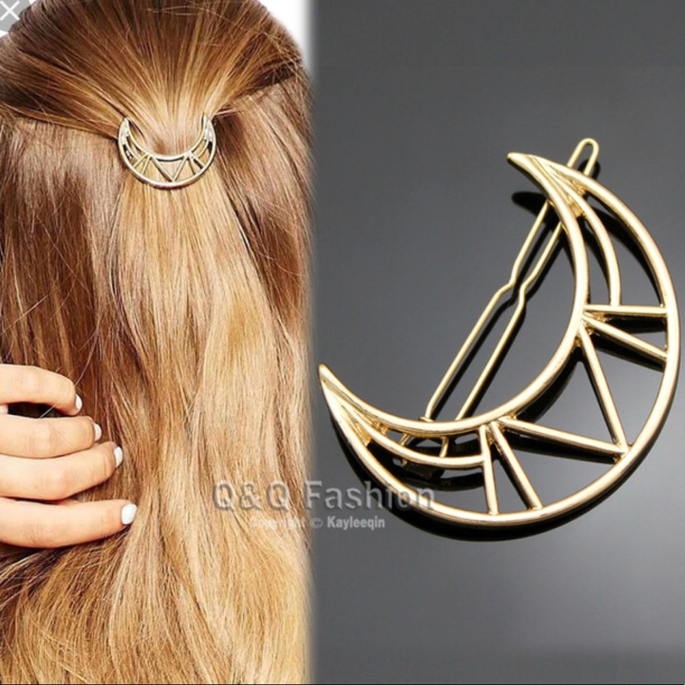🌙 Intricate gold moon 🌙 hair pin